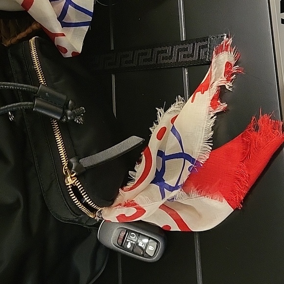 Gucci  Scarf  Keychain handmade from Gucci - Picture 3 of 15